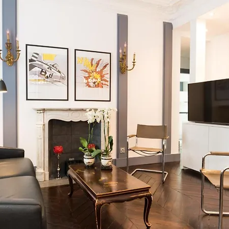Apartment Franklin Roosevelt Paris