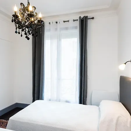 Apartment Franklin Roosevelt Paris