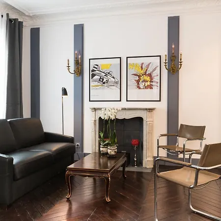 Franklin Roosevelt Apartment *